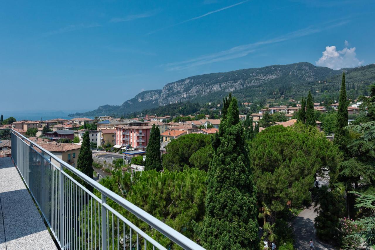 Hotel Palme & Suite Garda  Exterior photo