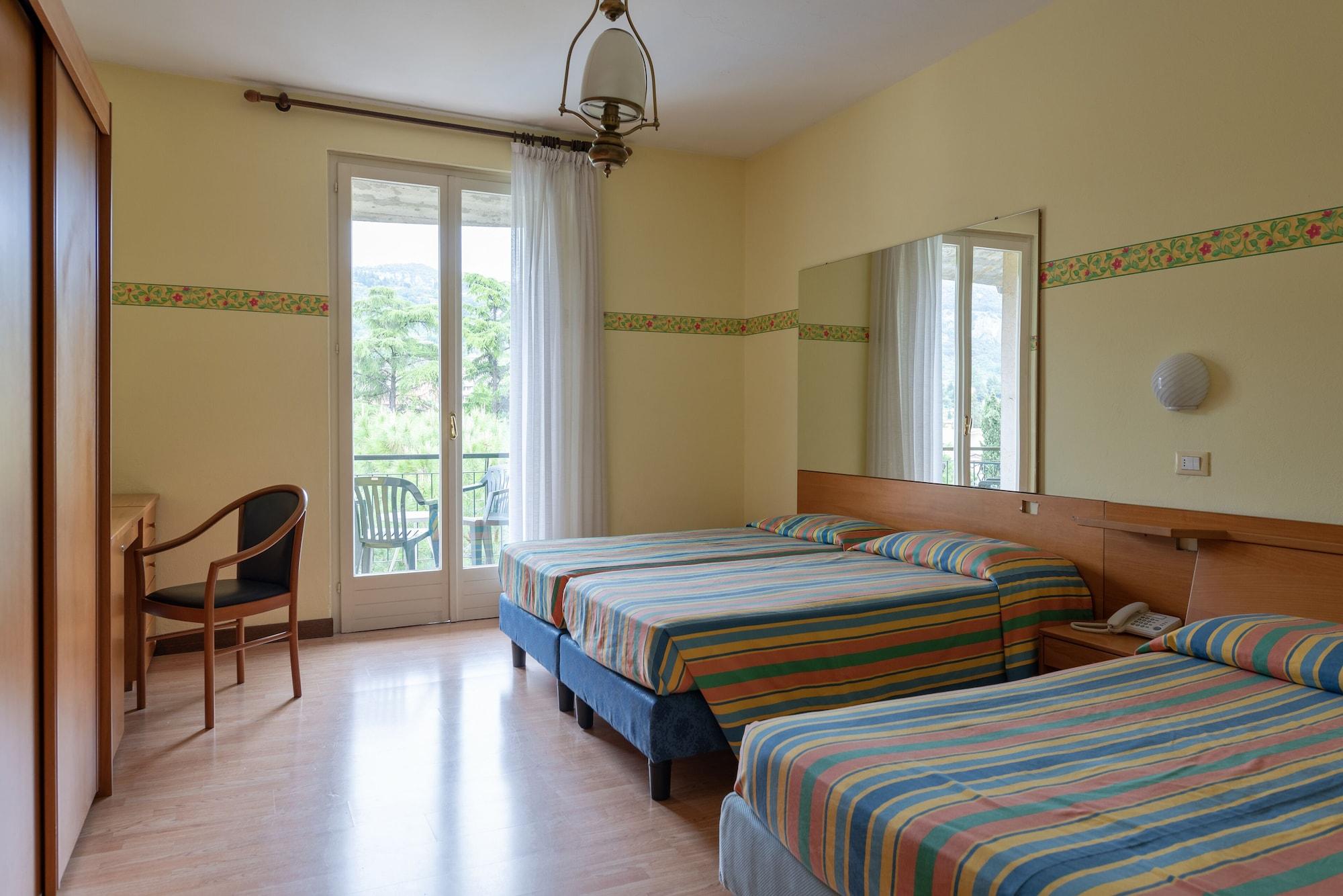 Hotel Palme & Suite Garda  Exterior photo